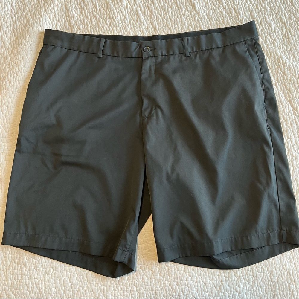 ✨ Nike Men’s Black Golf Shorts 42‎